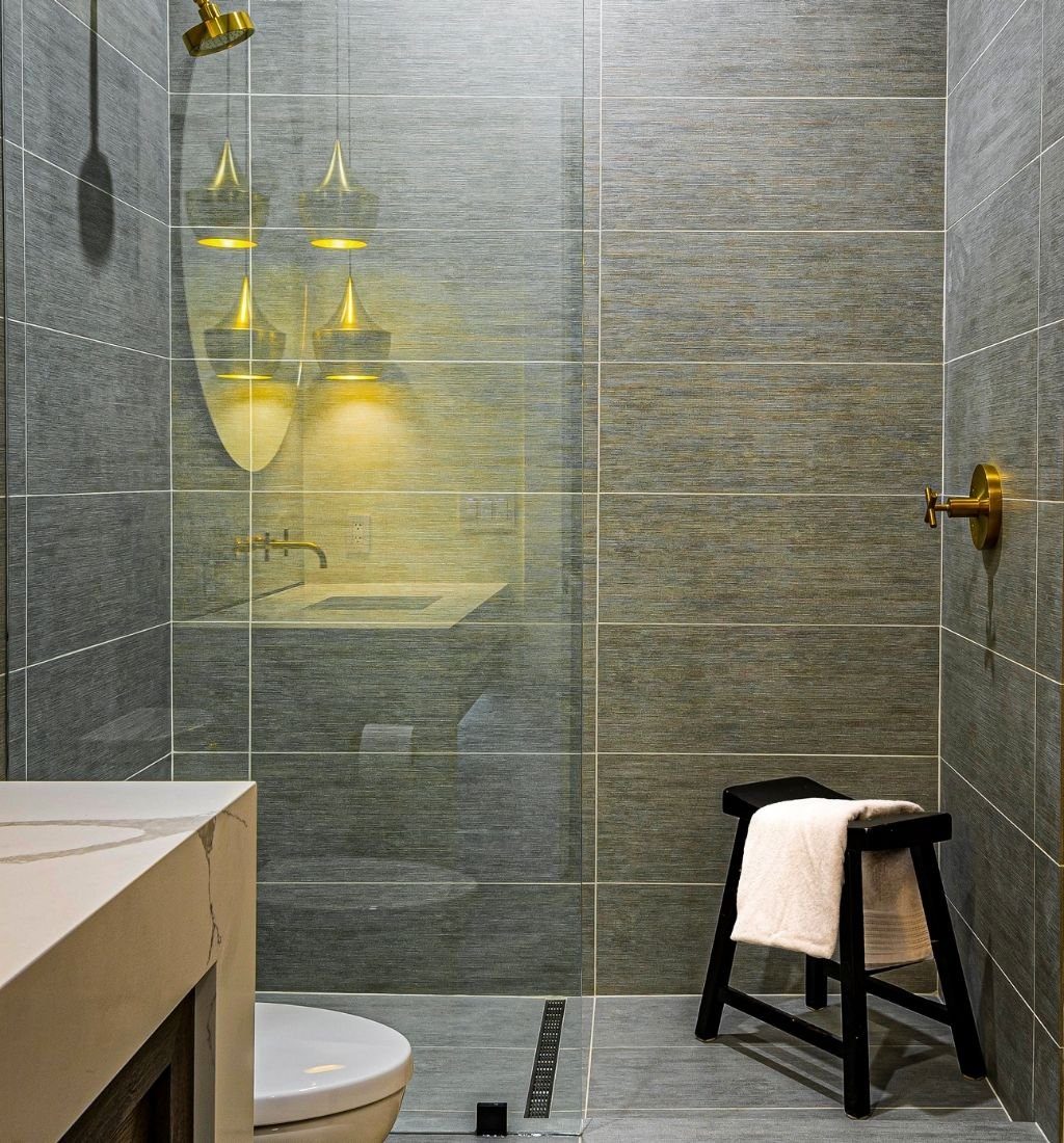 bathroom fitters KT4 8ES